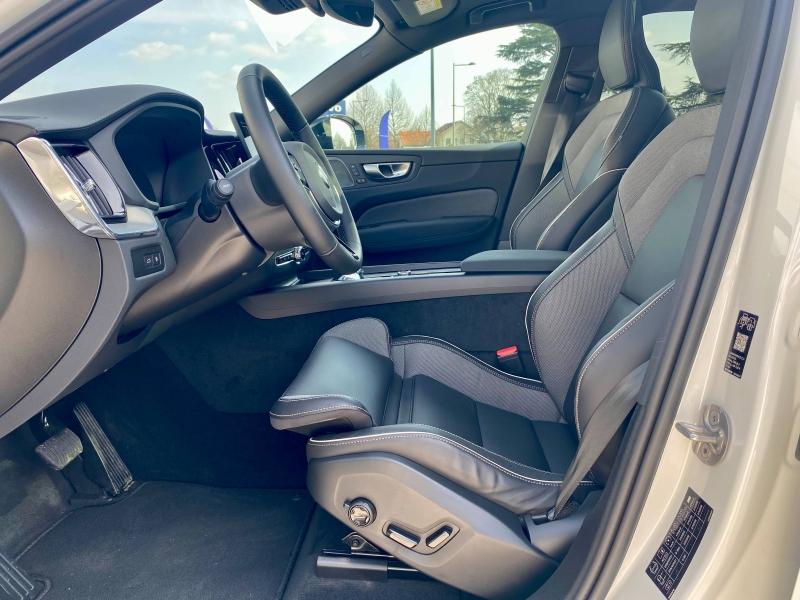 VOLVO XC60 T6 Hybride Rechargeable 253 + 145ch Black Edition Geartronic 8 AWD