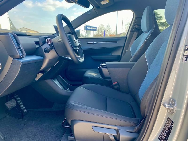 VOLVO EX30 Single Extended Range 272ch Plus