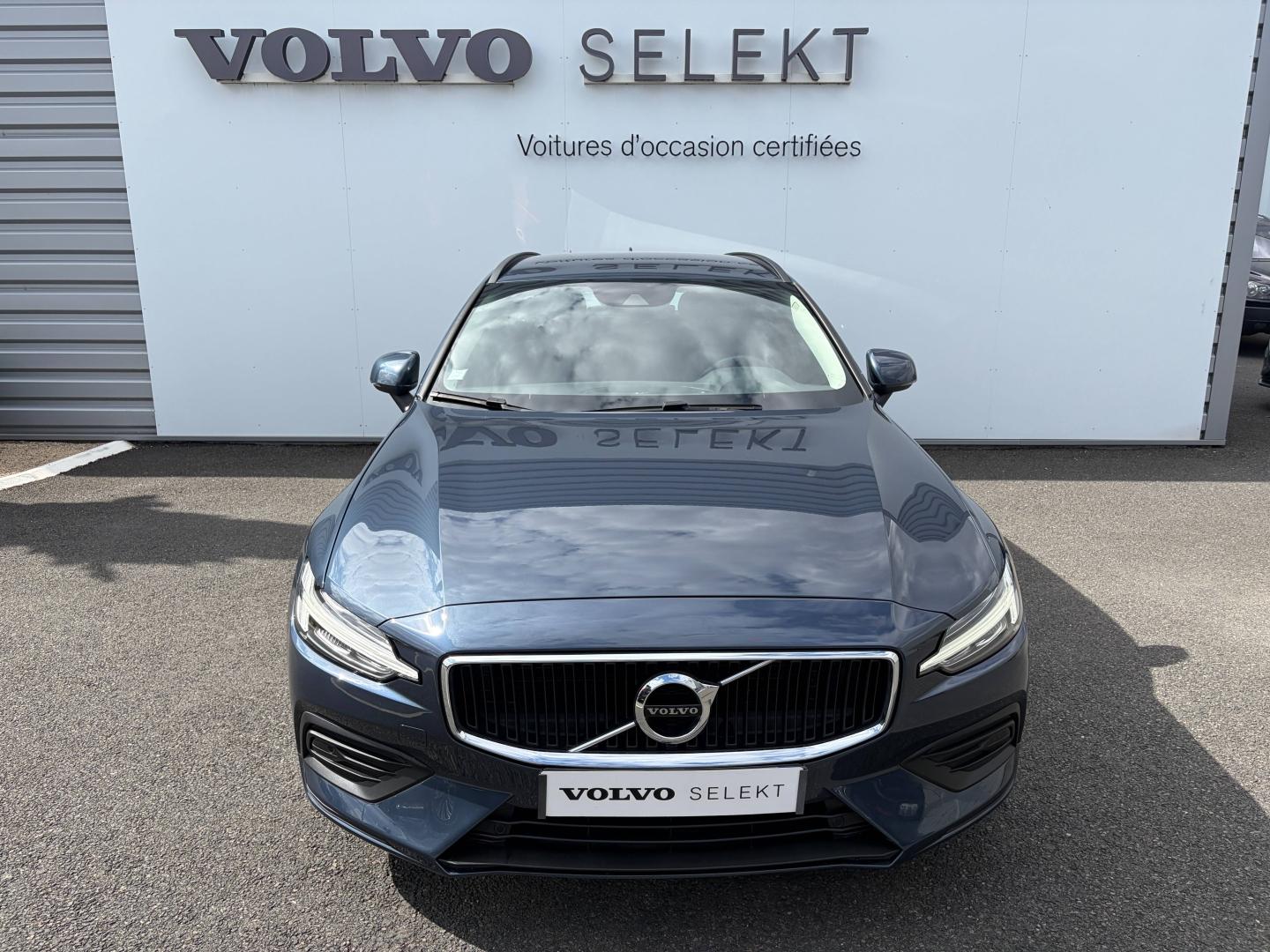 VOLVO V60 B4 197ch Momentum Business Geartronic 8